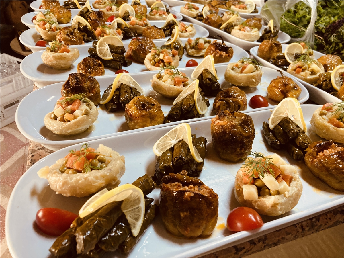 Zarif Porselen Yemek Servisi