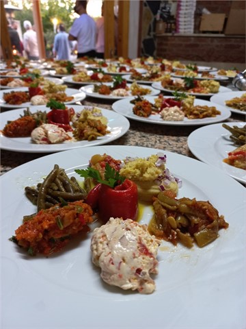 Porselen Yemek Servisi